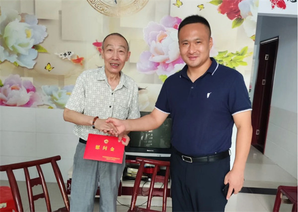 党旗飘扬在一线   担当实干谱新篇